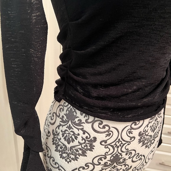 Princess Polly Ruched Top, Size 4. - Picture 2 of 5